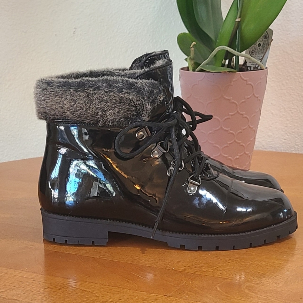Worn Once- COMFORTVIEW - Black Lace-up Booties- Faux Fur Cuff, Lined- Size 7.5